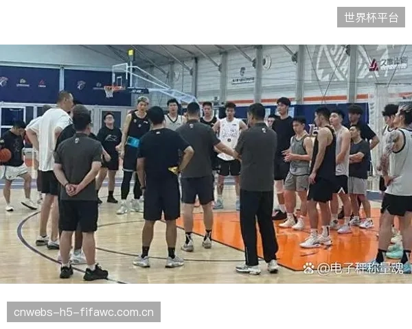 部分主力沦为替补，凸显日本队阵容厚度，为主帅提供丰富战术选择。